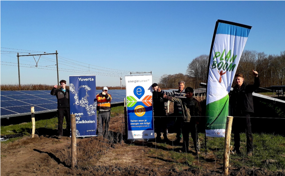 Plantactie met leerlingen Yuverta in Energietuin Griendtsveen