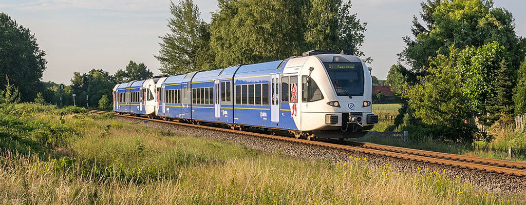 Arriva trein op Maaslijn tussen Roermond en Nijmegen